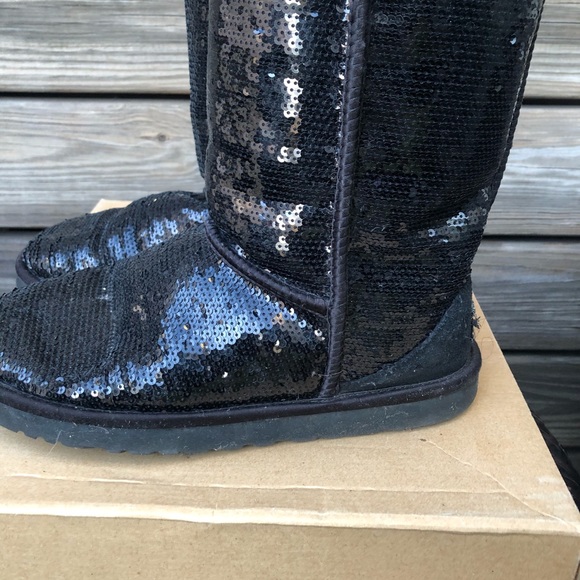 Black Ugg Classic Short Sparkle - Picture 7 of 10